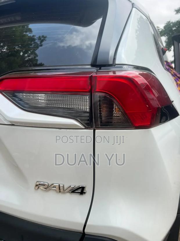Toyota RAV4 2023 White