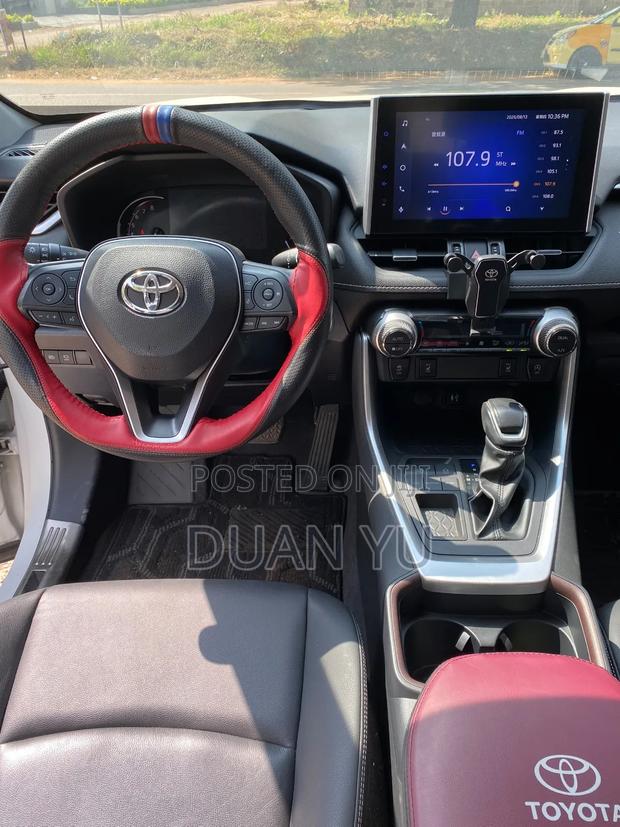 Toyota RAV4 2023 White