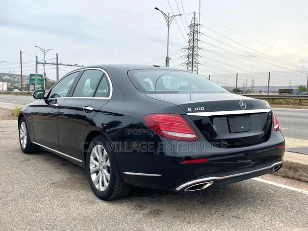 Mercedes-Benz E300 2017 Black