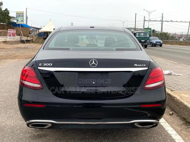 Mercedes-Benz E300 2017 Black