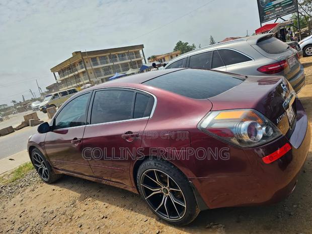 Nissan Altima 2012 Brown