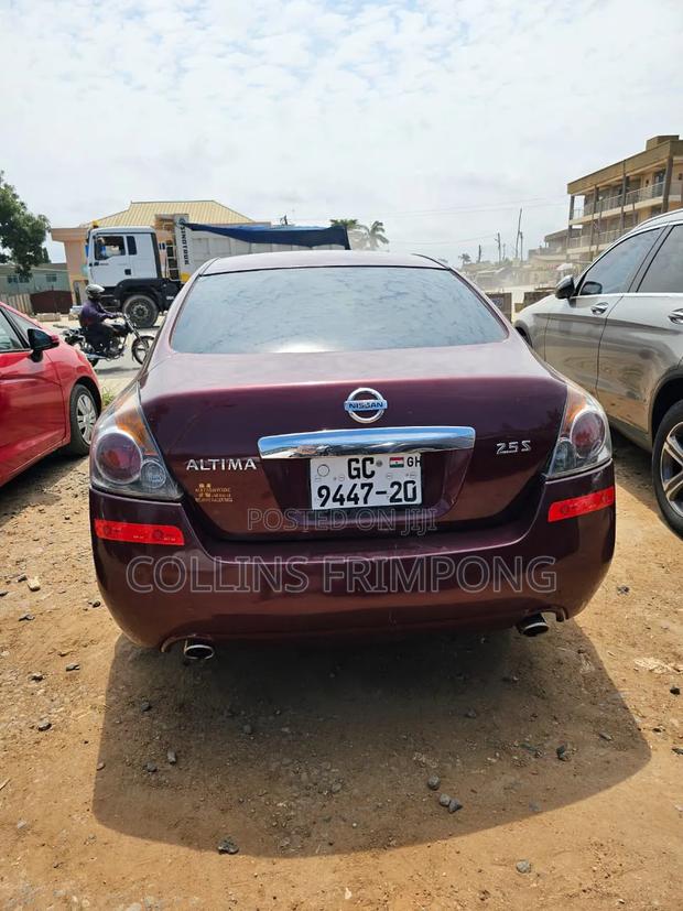 Nissan Altima 2012 Brown
