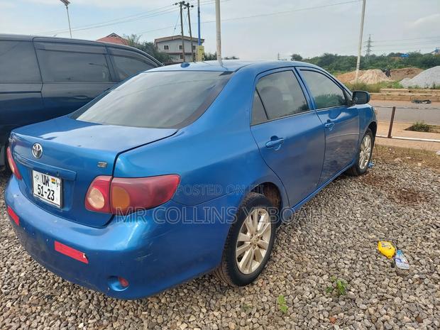 Toyota Corolla 2010 Blue