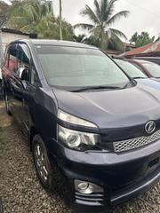 Toyota Voxy V 2WD 8-Seater 2011 Gray for sale