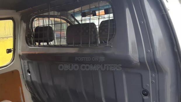 Toyota Grand HiAce 2000 White