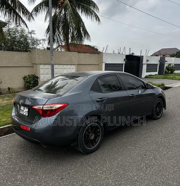 Toyota Corolla 2016 Gray