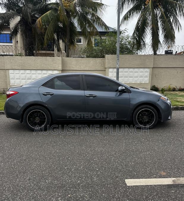 Toyota Corolla 2016 Gray