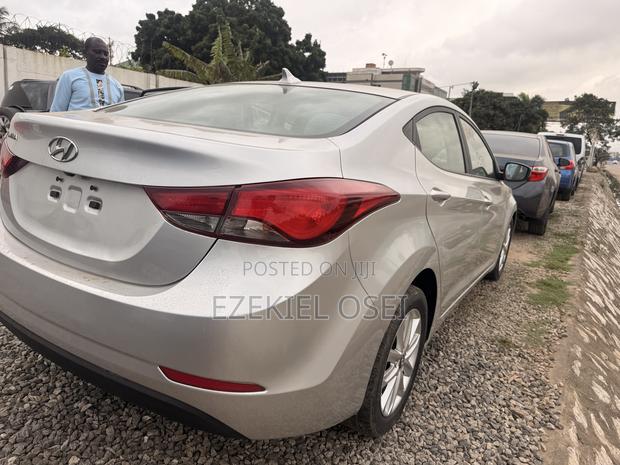 Hyundai Elantra SE 4dr Sedan (1.8L 4cyl 6A) 2014 Silver