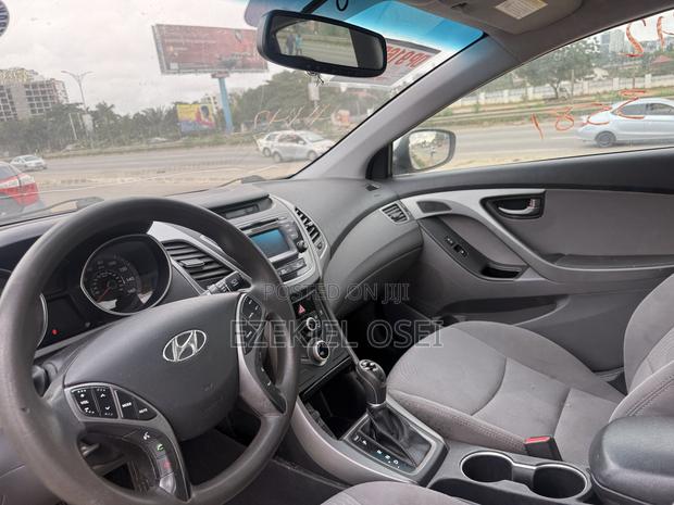 Hyundai Elantra SE 4dr Sedan (1.8L 4cyl 6A) 2014 Silver