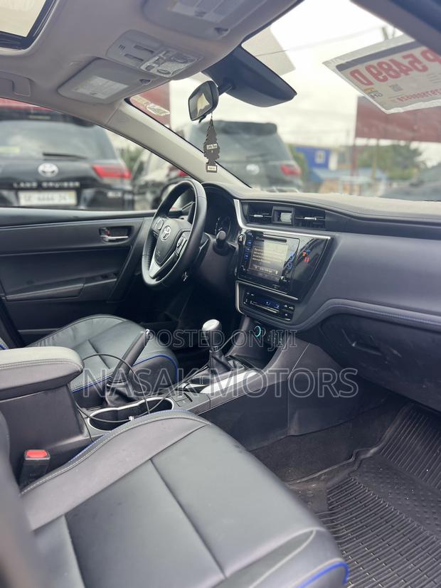 Toyota Corolla XSE (1.8L 4cyl 2A) 2018