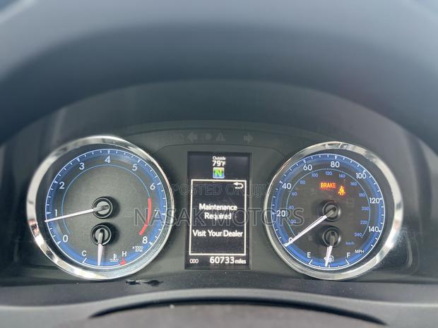 Toyota Corolla XSE (1.8L 4cyl 2A) 2018