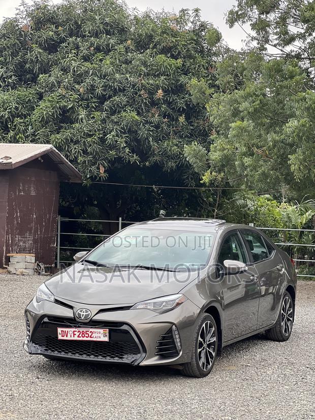 Toyota Corolla XSE (1.8L 4cyl 2A) 2018