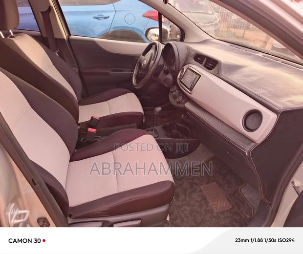 Toyota Vitz 2013 Silver