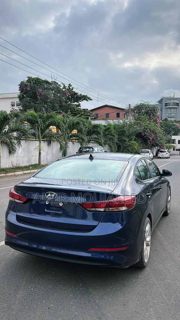 Hyundai Elantra Sport Sedan FWD (1.6L 4cyl 6M) 2017 Blue