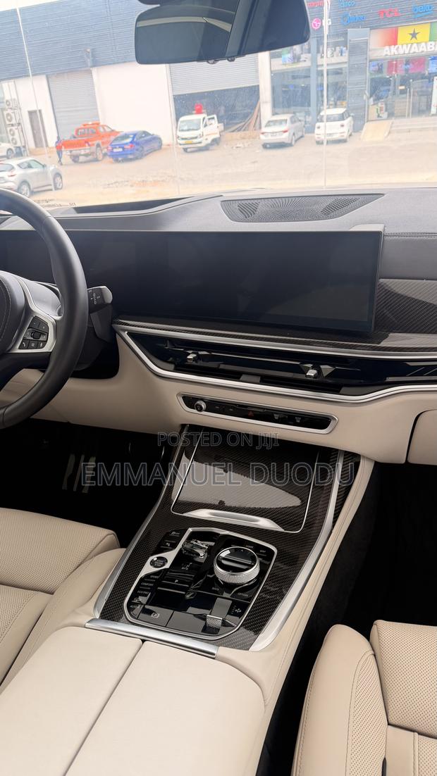 New BMW X7 M60i Sports Activity Vehicle 2025 White