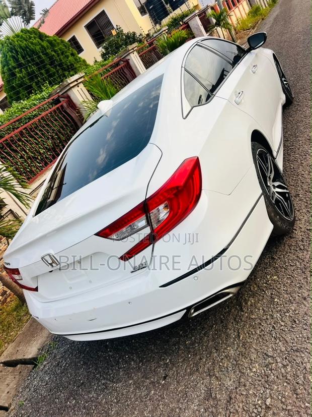 Honda Accord Touring 2.0T 2021 White
