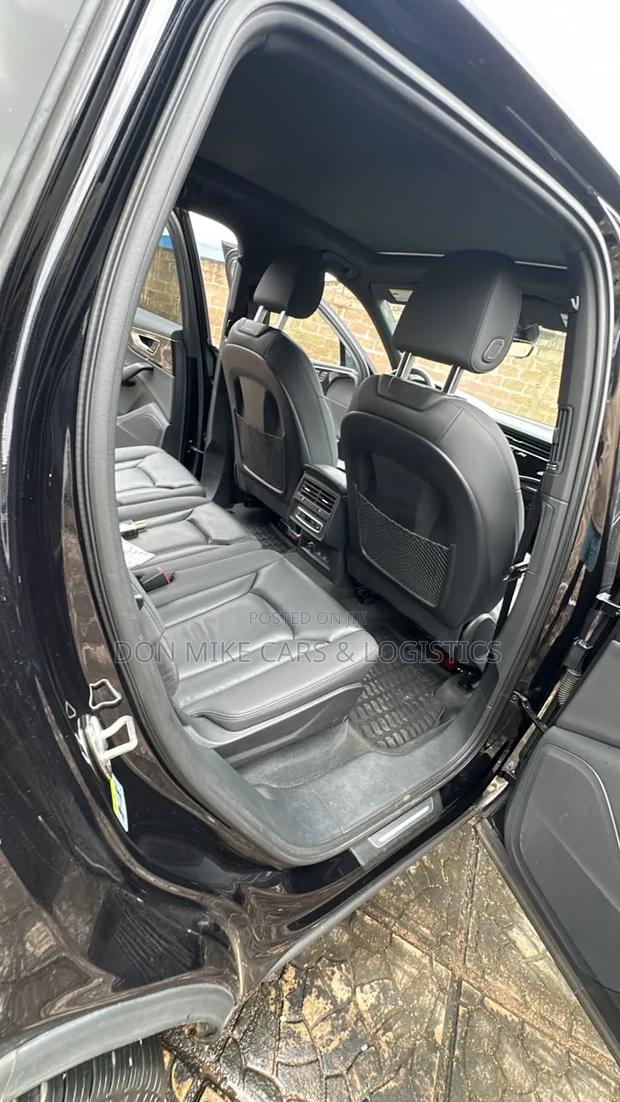 Audi Q7 2020 Black