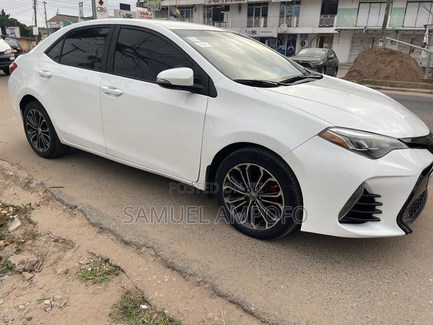 Toyota Corolla S 4dr Sedan (1.8L 4cyl CVT) 2015 White