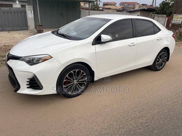 Toyota Corolla S 4dr Sedan (1.8L 4cyl CVT) 2015 White