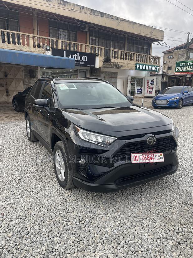 Toyota RAV4 XLE Premium AWD 2019 Black