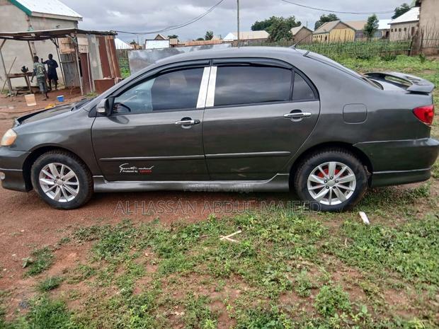 Toyota Corolla 2003 Gray