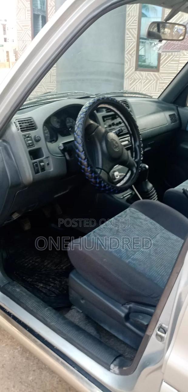 Toyota RAV4 Base 4x4 1999 Silver