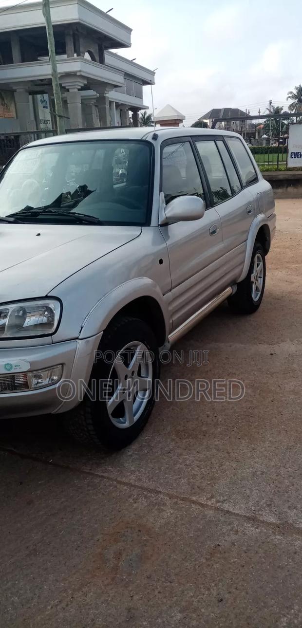 Toyota RAV4 Base 4x4 1999 Silver