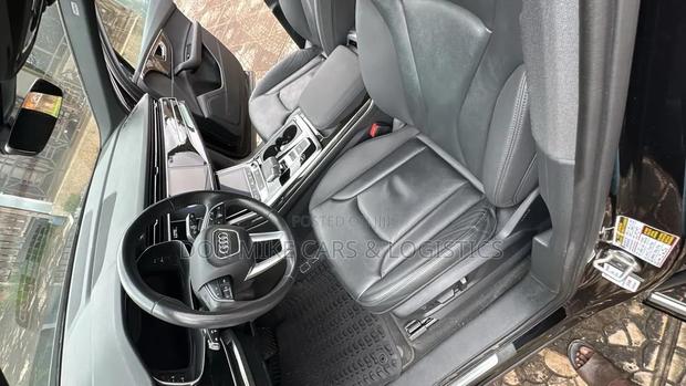Audi Q7 2020 Black
