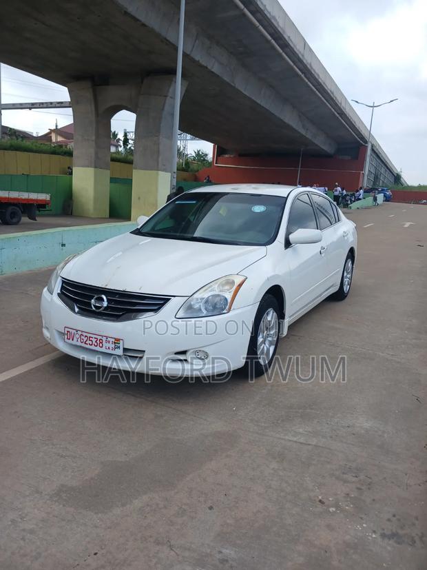 Nissan Altima 2012 White