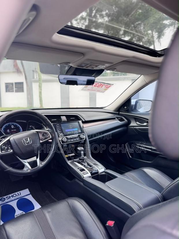 Honda Civic Touring Sedan 2019 White