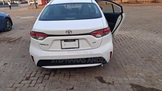 Toyota Corolla LE 2020 White