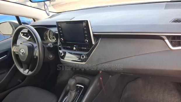 Toyota Corolla LE 2020 White