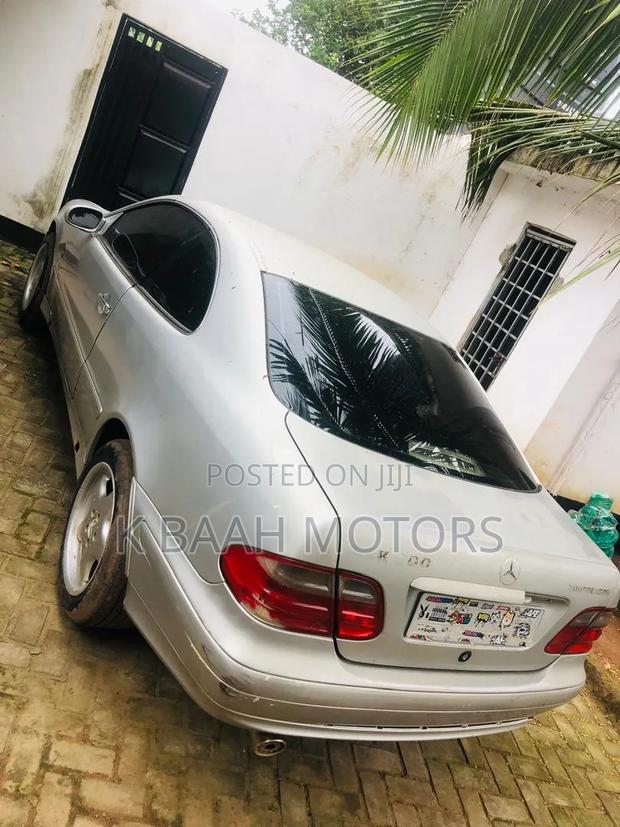 Mercedes-Benz CLK 1999 Silver