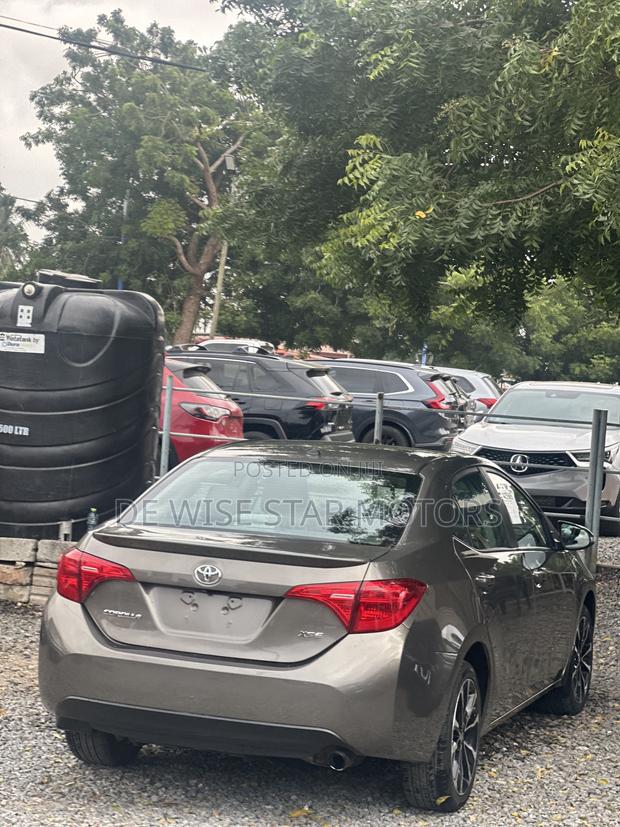 Toyota Corolla XSE (1.8L 4cyl 2A) 2018