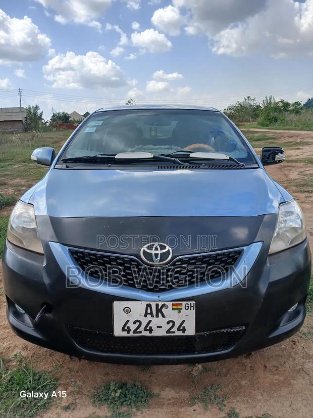 Toyota Belta 2010 Blue