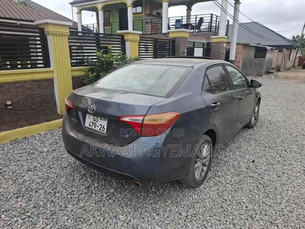 Toyota Corolla 2015 Blue
