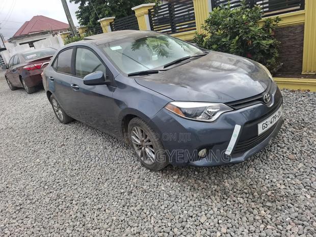 Toyota Corolla 2015 Blue