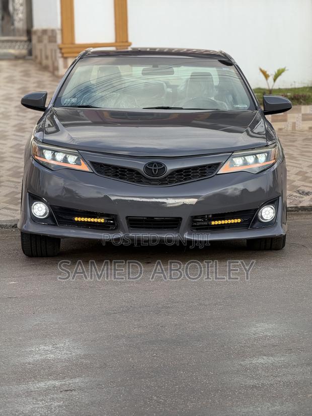 Toyota Camry 2014 Gray