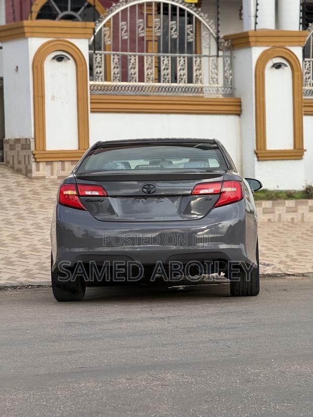 Toyota Camry 2014 Gray