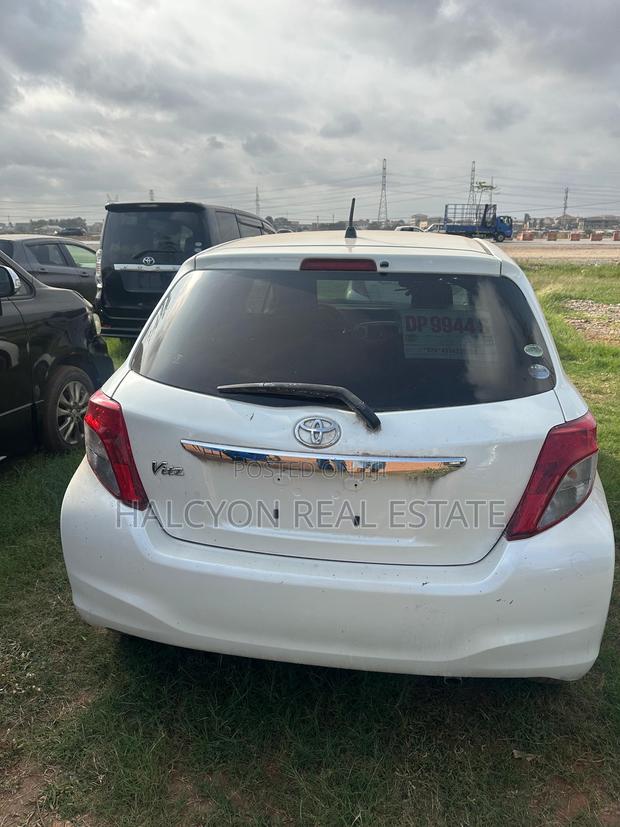Toyota Vitz 1.3 AWD 3dr 2012 White
