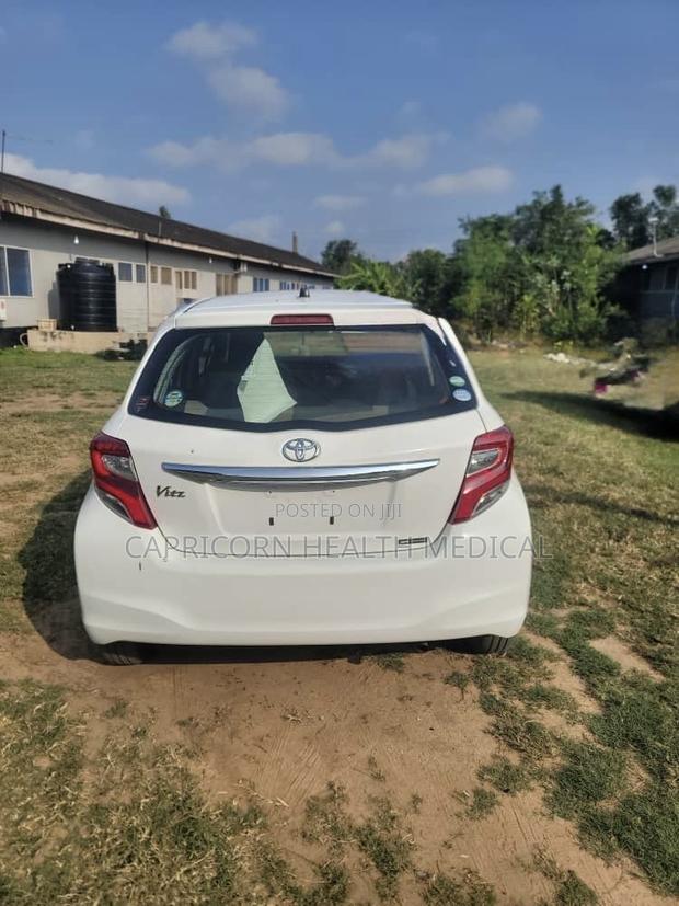 Toyota Vitz 1.0 FWD 5dr 2016 White
