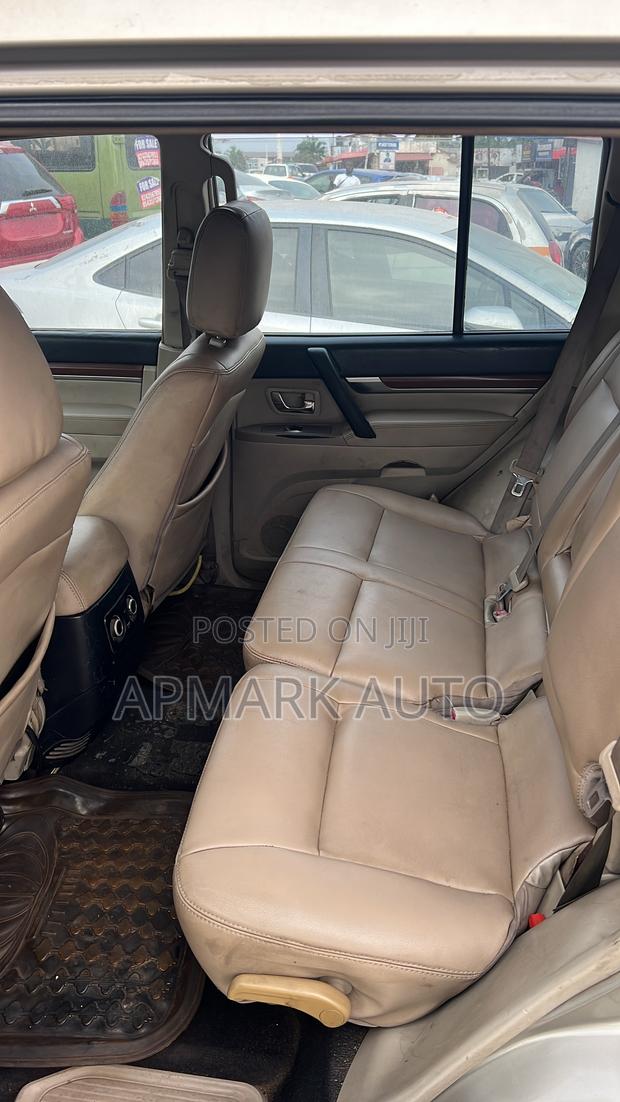 Mitsubishi Pajero 3.0 2009 Gold