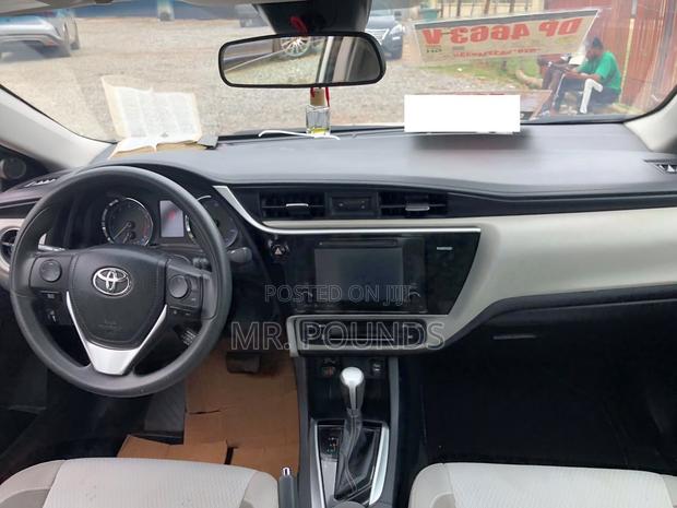 Toyota Corolla 2017 White