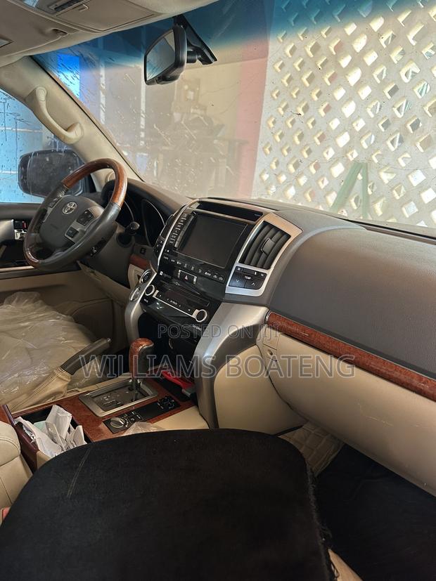Toyota Land Cruiser 4.6 V8 VX-R 2015 Black