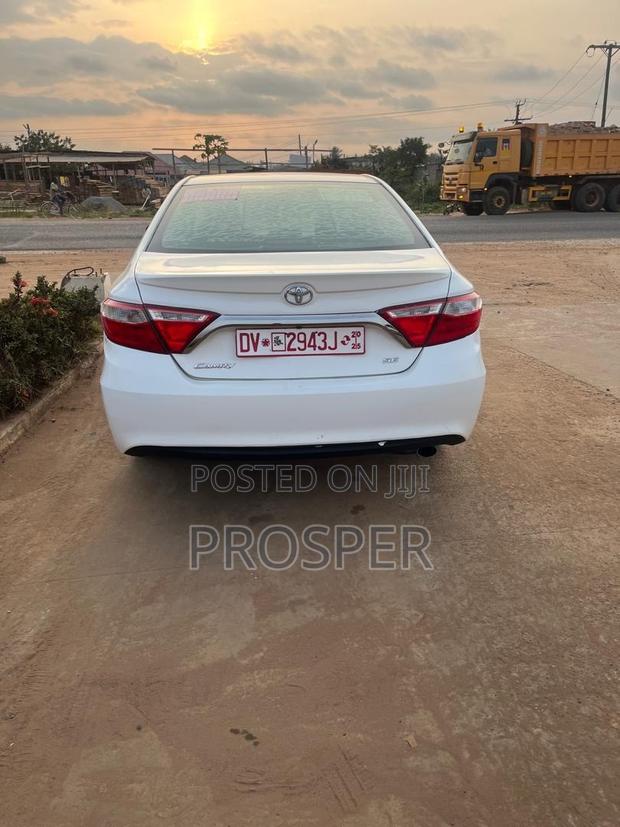 Toyota Camry LE 4dr Sedan (2.5L 4cyl 6A) 2017 White