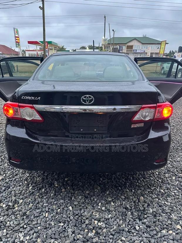 Toyota Corolla 2013 Black