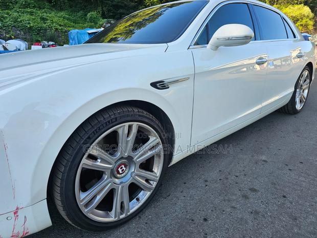 Bentley Flying Spur 2016 White