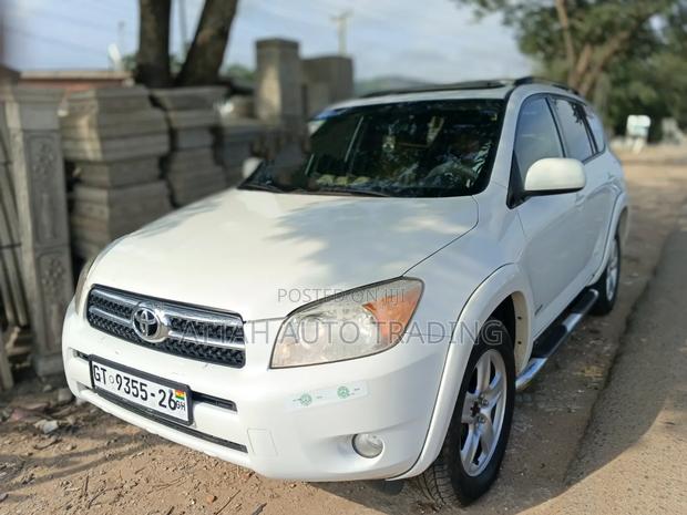 Toyota RAV4 2012 White