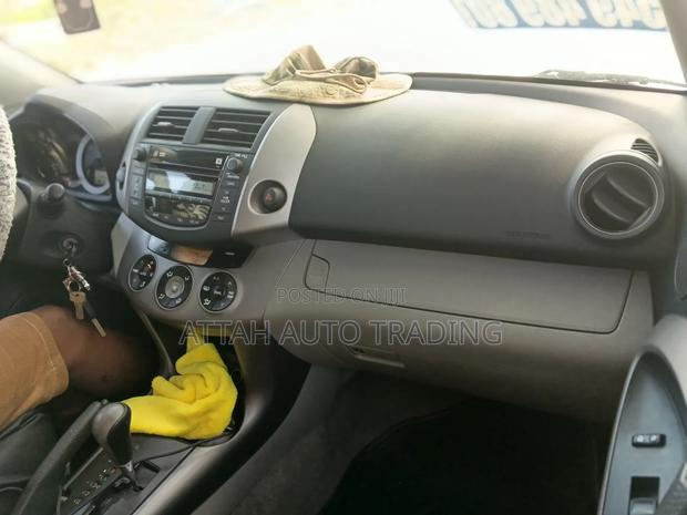 Toyota RAV4 2012 White