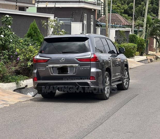 Lexus LX 570 AWD 2017 Gray